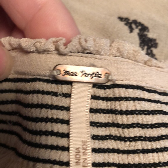 Beautiful FREE PEOPLE Women’s Blouse with Tassels & Sequins - Picture 11 of 17